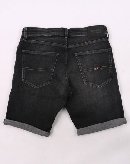 Tommy Jeans – Scanton – Jeansshorts in Schwarz