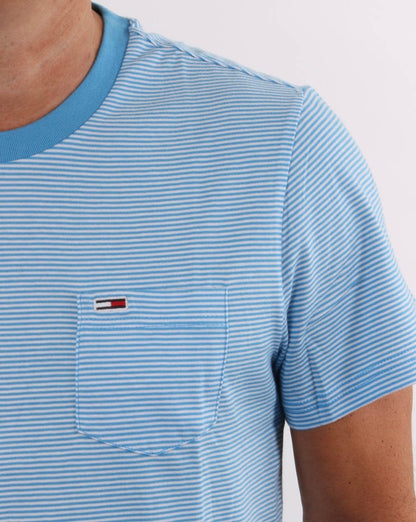 Tommy Jeans – T-Shirt mit Streifen und Tasche, Blau/Weiß