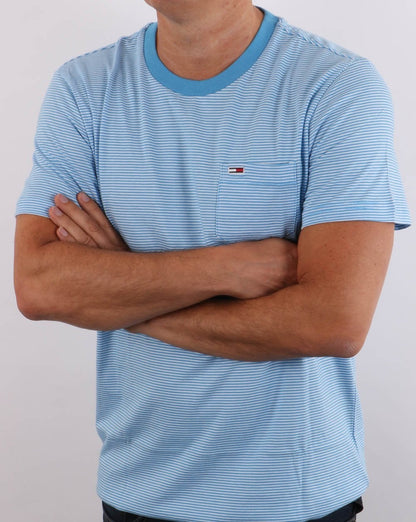 Tommy Jeans – T-Shirt mit Streifen und Tasche, Blau/Weiß