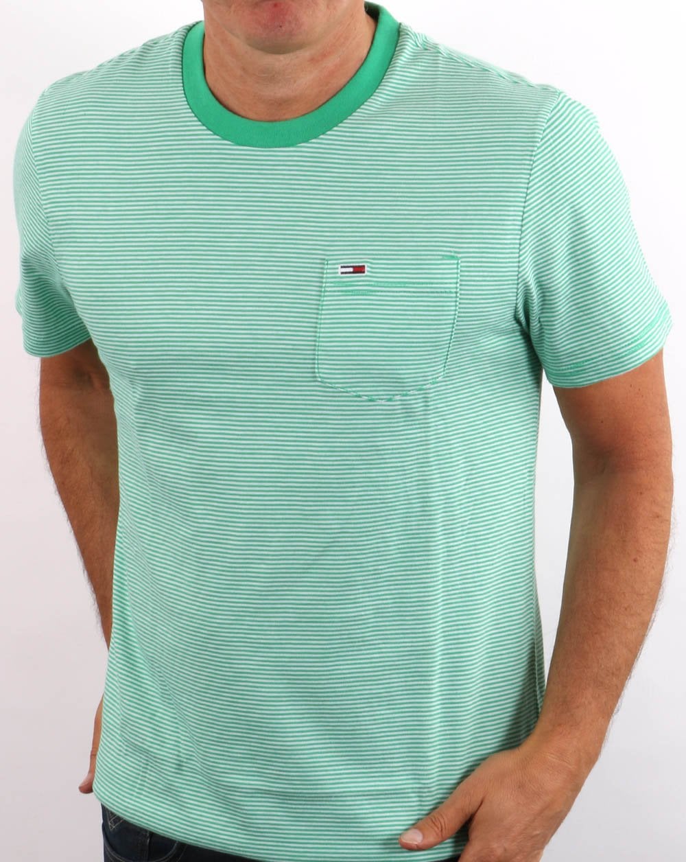 Tommy Jeans – T-Shirt mit Streifen und Tasche, Grün/Weiß