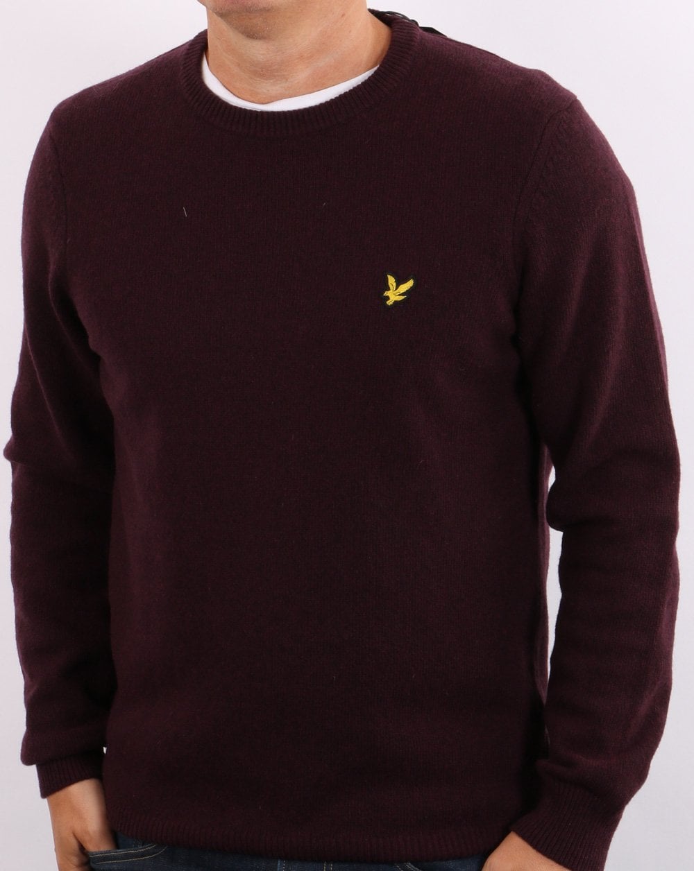 Lyle &amp; Scott Rundhalspullover aus Lammwolle in Burgunderrot