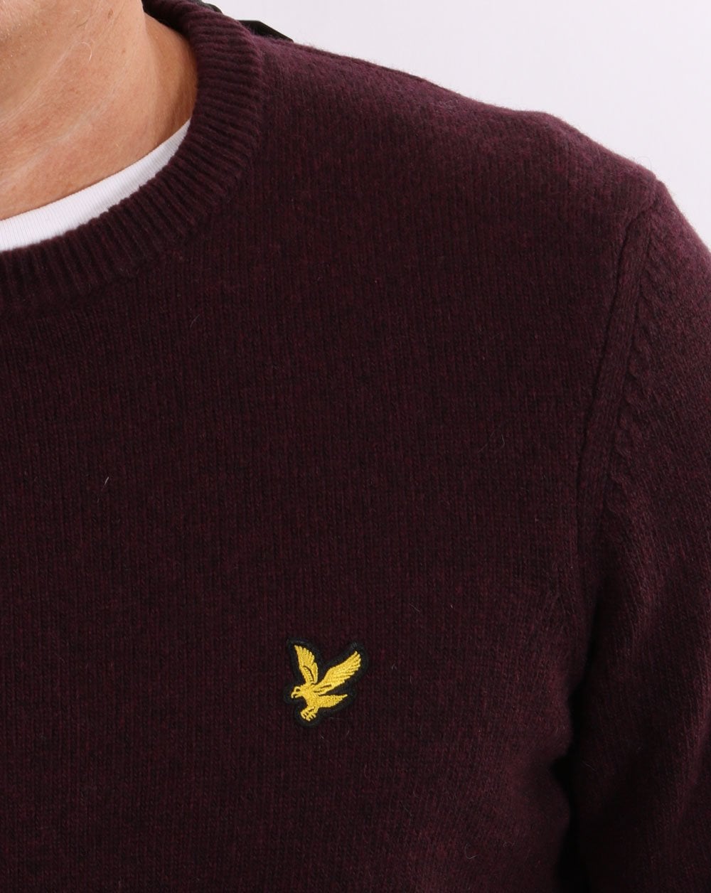 Lyle &amp; Scott Rundhalspullover aus Lammwolle in Burgunderrot