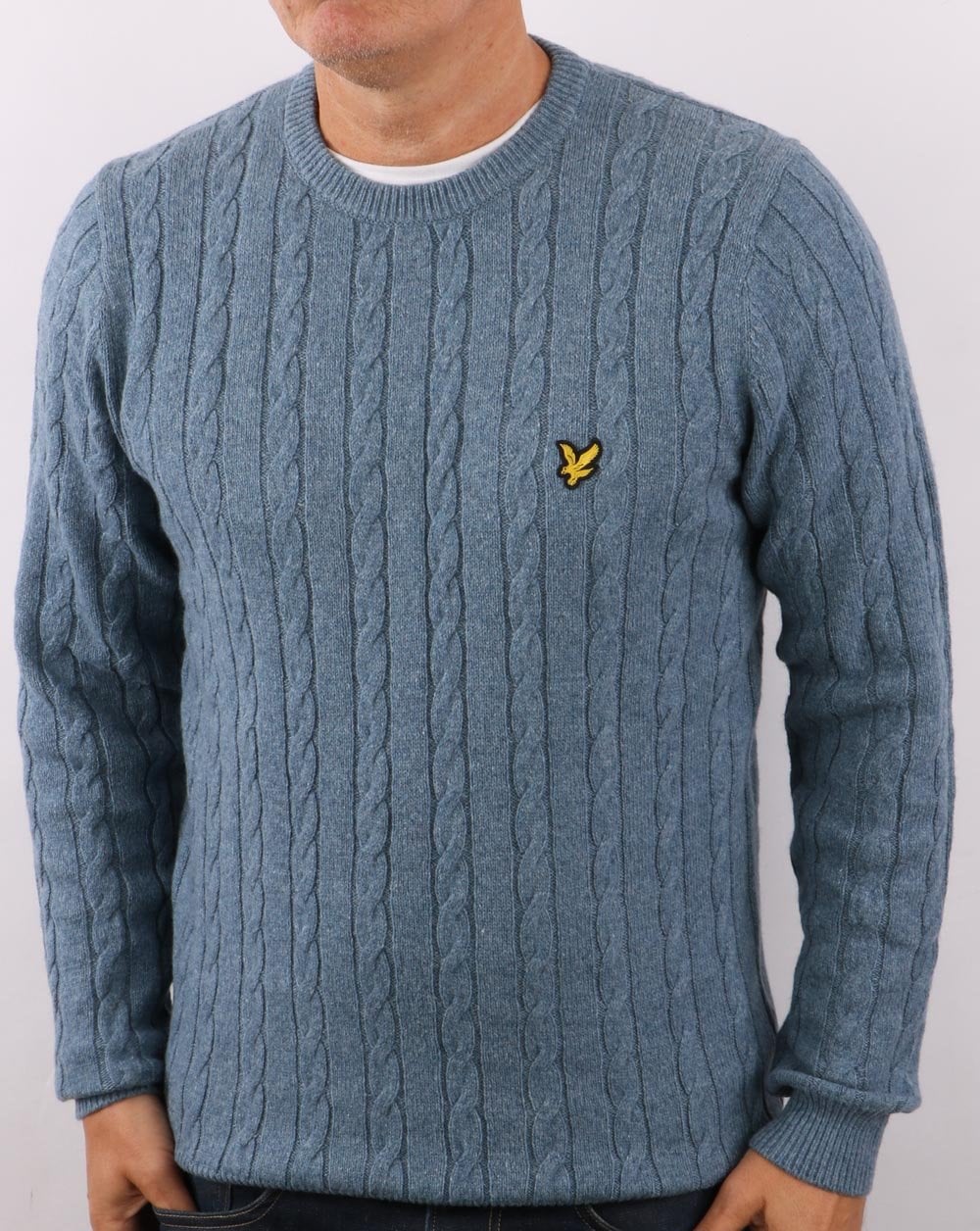 Lyle &amp; Scott – Zopfmusterpullover in Schieferblau