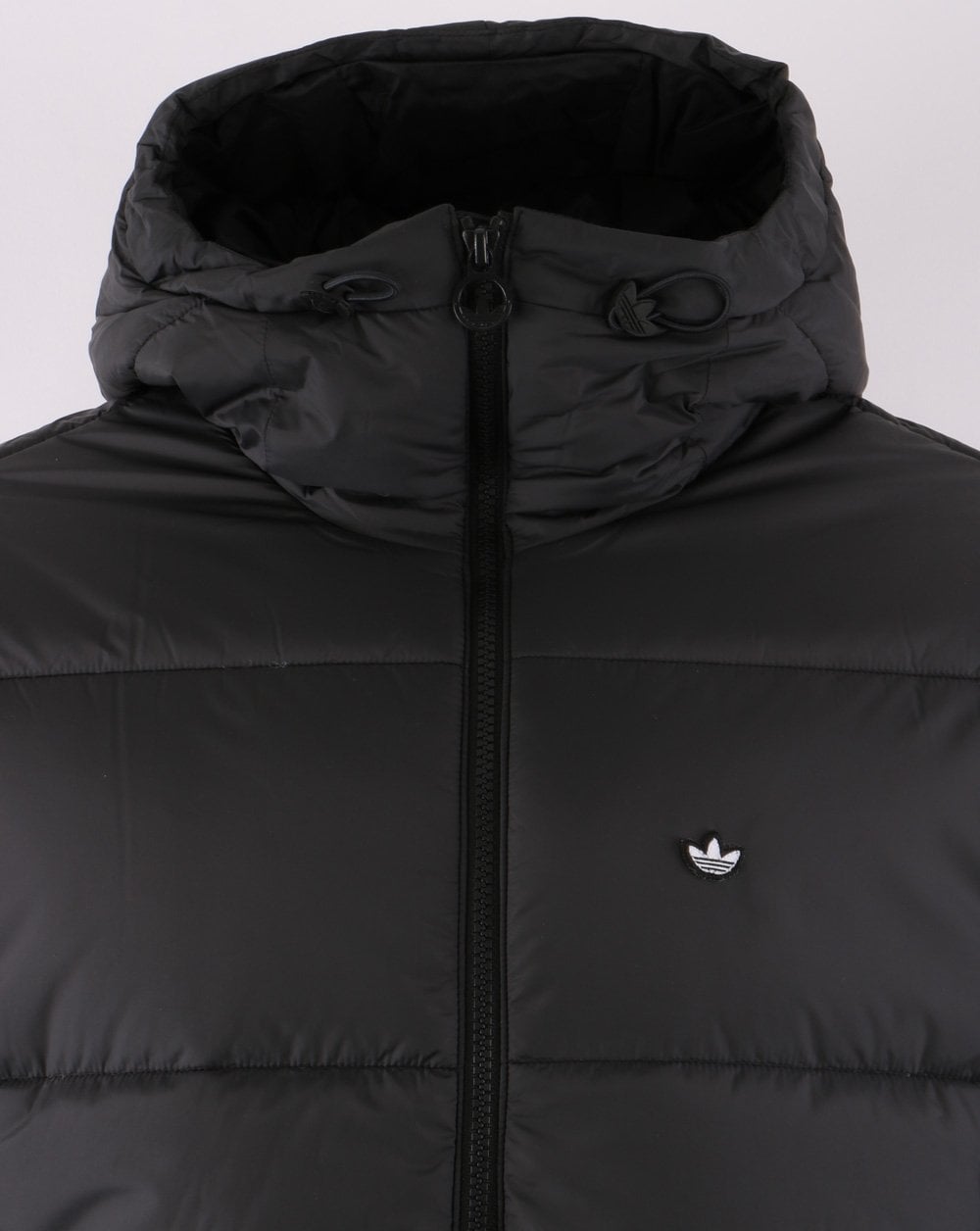 Adidas Originals – Wattierte Pufferjacke mit Kapuze in Schwarz