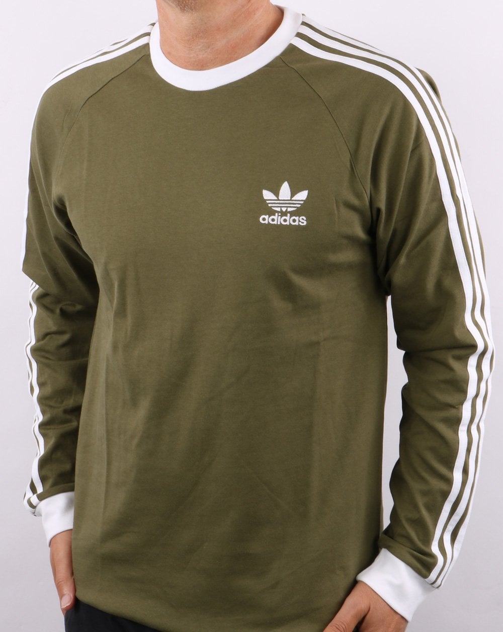 Adidas Originals – Langarm-T-Shirt mit 3 Streifen in Khaki