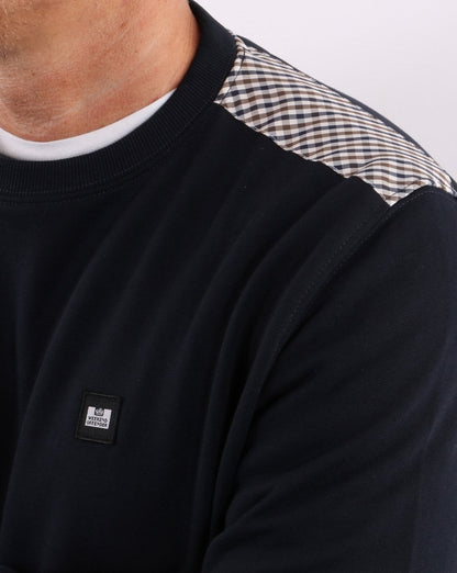 Weekend Offender – Sweatshirt mit karierter Schulterpartie, Marineblau