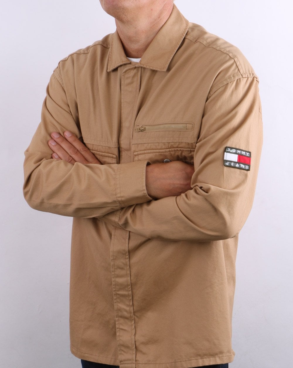 Tommy Jeans – Tonal Twill-Überhemd in klassischem Khaki