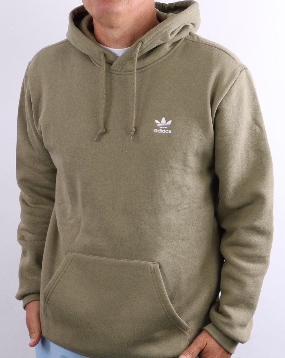 Adidas Originals – Essential Hoody in Hellkhaki