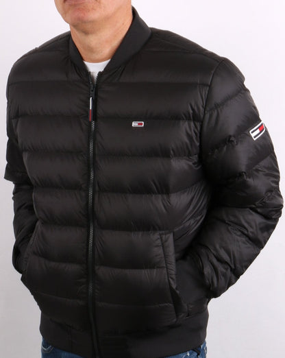 Tommy Jeans – Daunen-Bomberjacke in Schwarz