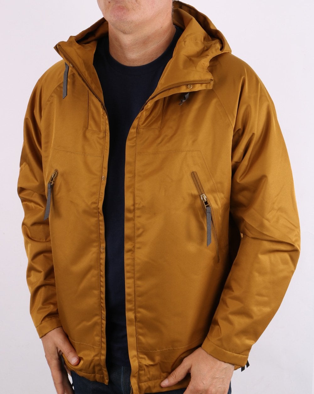 Pretty Green – Jacke mit durchgehendem Reißverschluss und versiegelten Nähten in Hellbraun