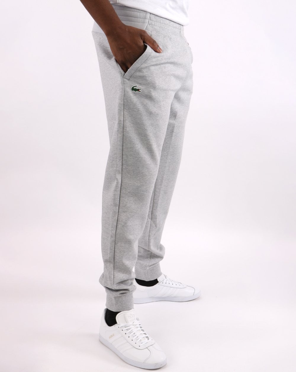 Lacoste Sport – Trainingshose mit Mesh-Einsätzen in Silber/Grau