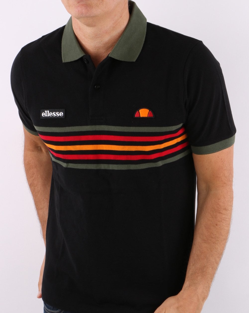 Ellesse – Poloshirt mit mehrfarbigen Streifen in Schwarz
