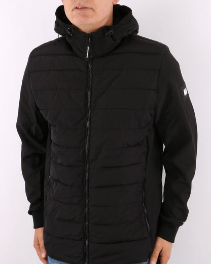 Weekend Offender Conor Jacke Schwarz