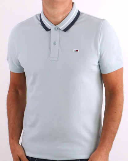 Tommy Jeans – Poloshirt mit Streifen in Himmelblau