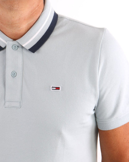 Tommy Jeans – Poloshirt mit Streifen in Himmelblau