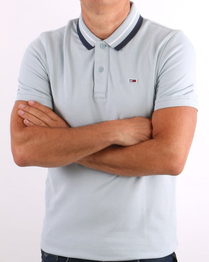 Tommy Jeans – Poloshirt mit Streifen in Himmelblau
