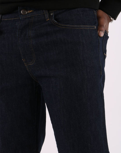Weekend Offender – Locker geschnittene Jeans in dunkler Spülung