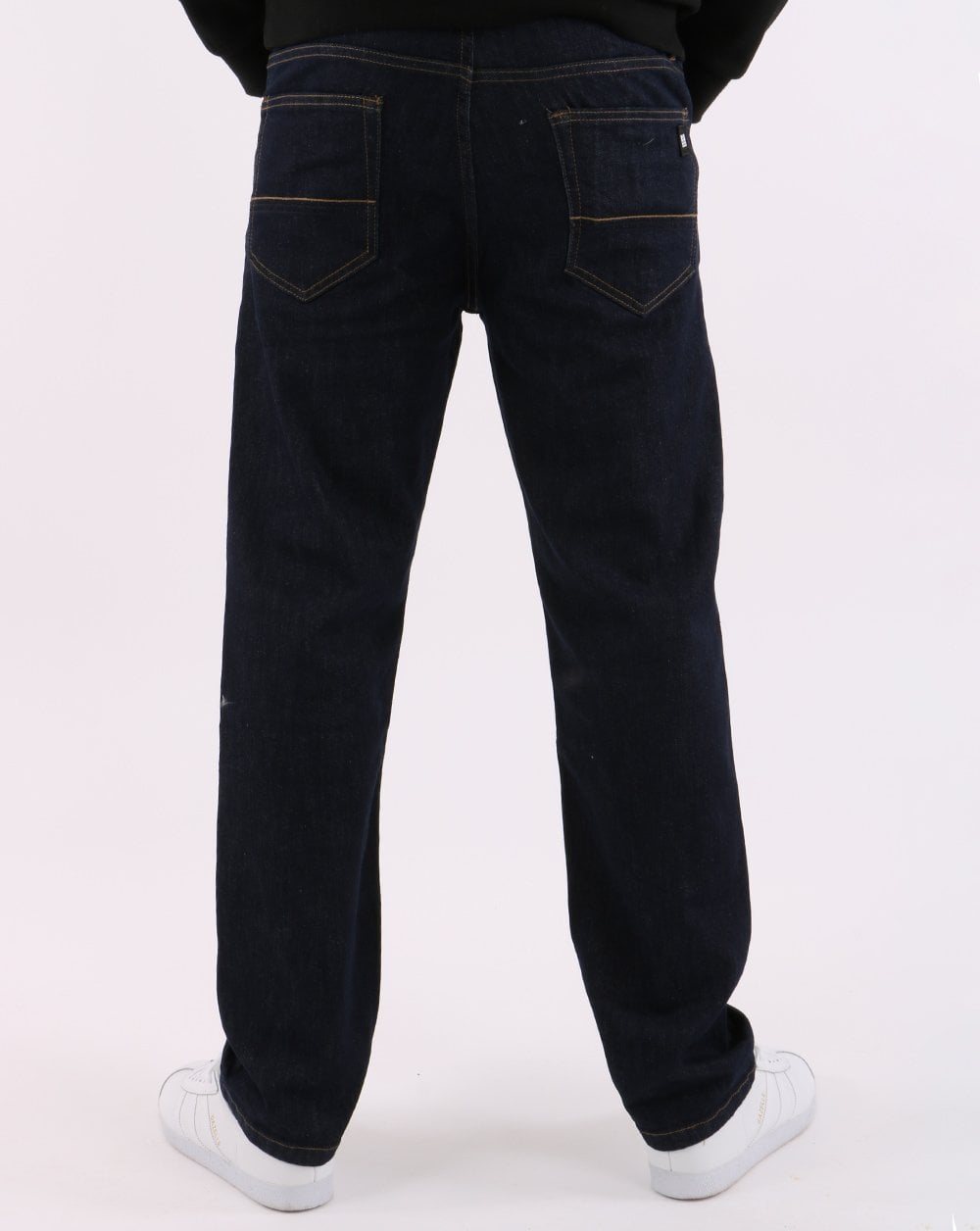 Weekend Offender – Locker geschnittene Jeans in dunkler Spülung