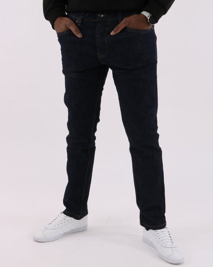 Weekend Offender – Jeans mit konischer Passform in dunkler Spülung