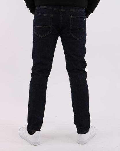 Weekend Offender – Jeans mit konischer Passform in dunkler Spülung