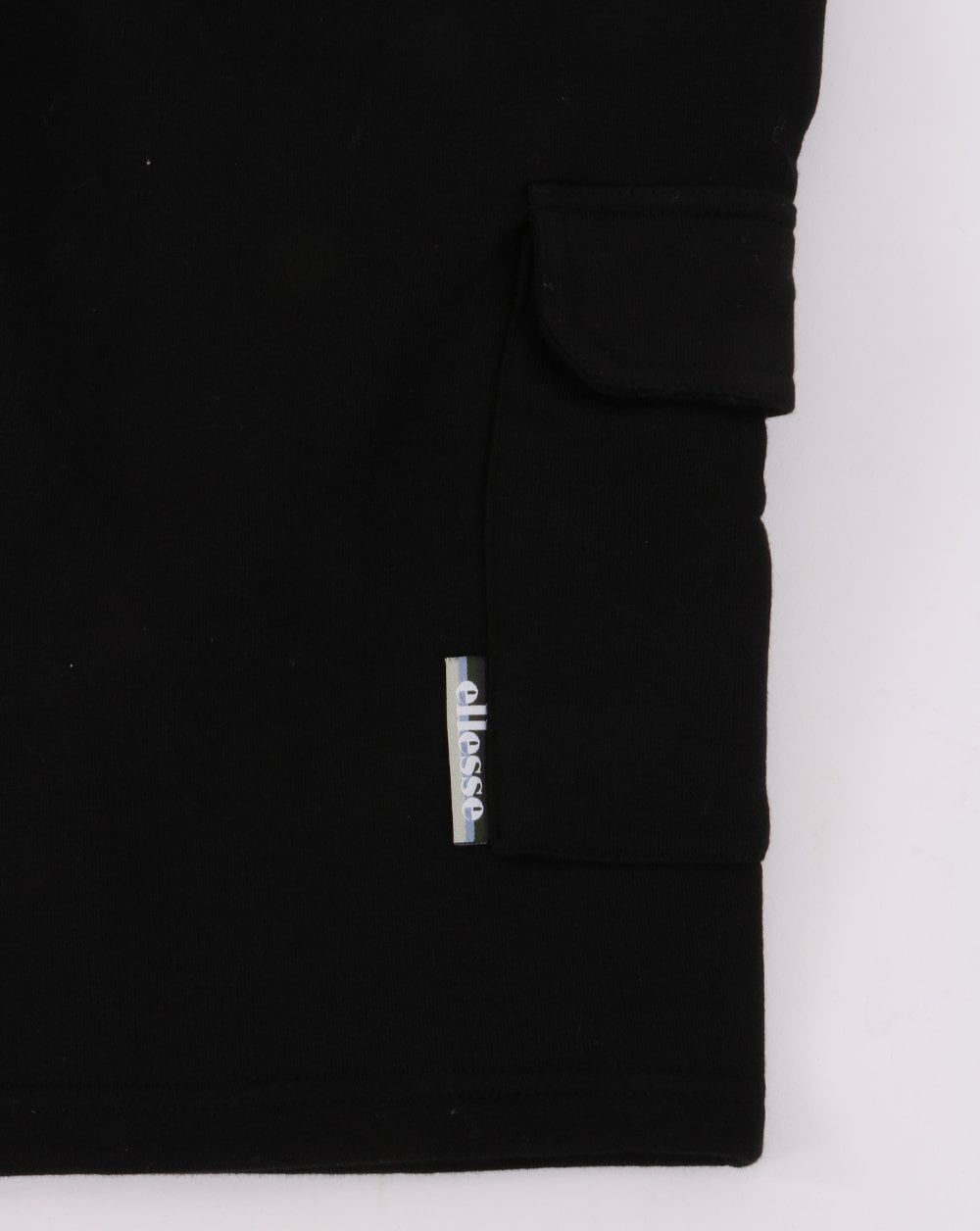 Ellesse – Cargolo-Shorts in Schwarz