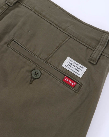 Levi's Chino-Shorts Olivgrün
