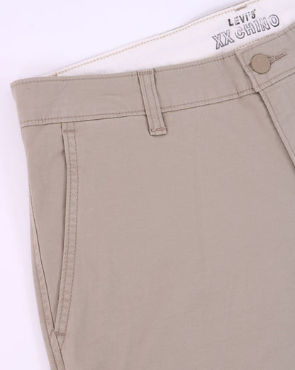 Levi's – Chino-Shorts in Stein