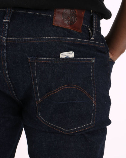 Pretty Green – Jeans mit normaler, konischer Passform und dunkler Waschung