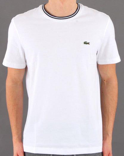 Lacoste – Gestreiftes T-Shirt mit Rundhalsausschnitt in Weiß