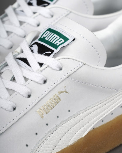 Puma – Wildleder-Crêpe-Sneaker aus weißem Leder