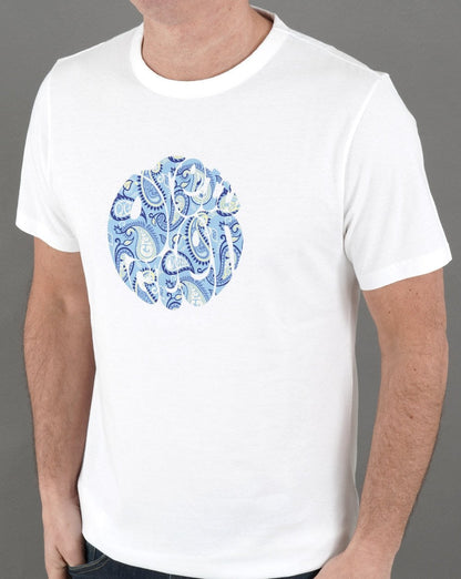 Pretty Green – T-Shirt mit Paisley-Logo in Weiß