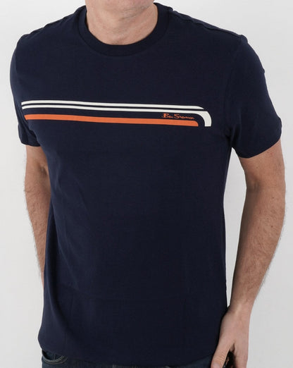 Ben Sherman – T-Shirt mit Streifenmuster auf der Brust in Marineblau