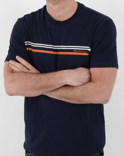 Ben Sherman – T-Shirt mit Streifenmuster auf der Brust in Marineblau
