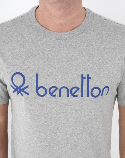 Benetton T-Shirt mit großem Logo in Grau