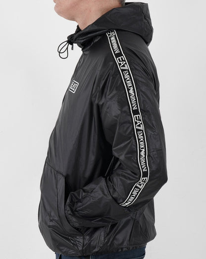 Emporio Armani – EA7 – Schwarze Jacke mit Logoband