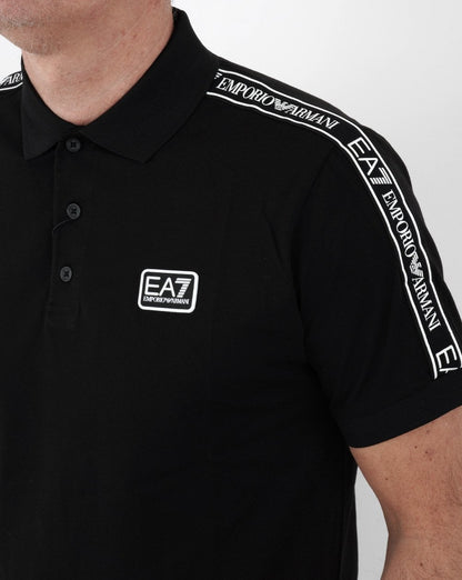EA7 – Poloshirt mit Logo-Tape in Schwarz