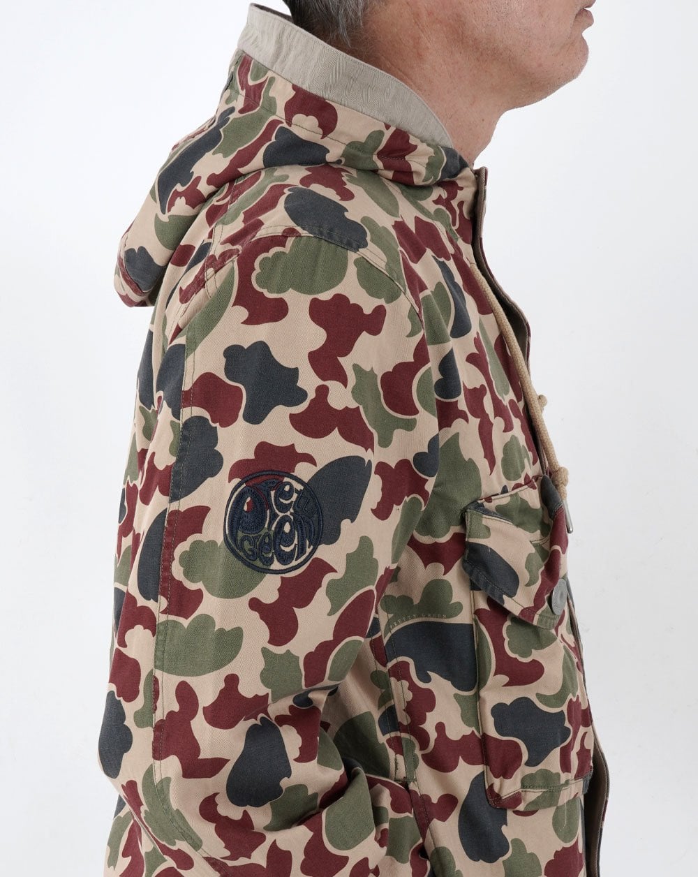 Pretty Green – Miles – Kurze Camouflage-Jacke, mehrfarbig