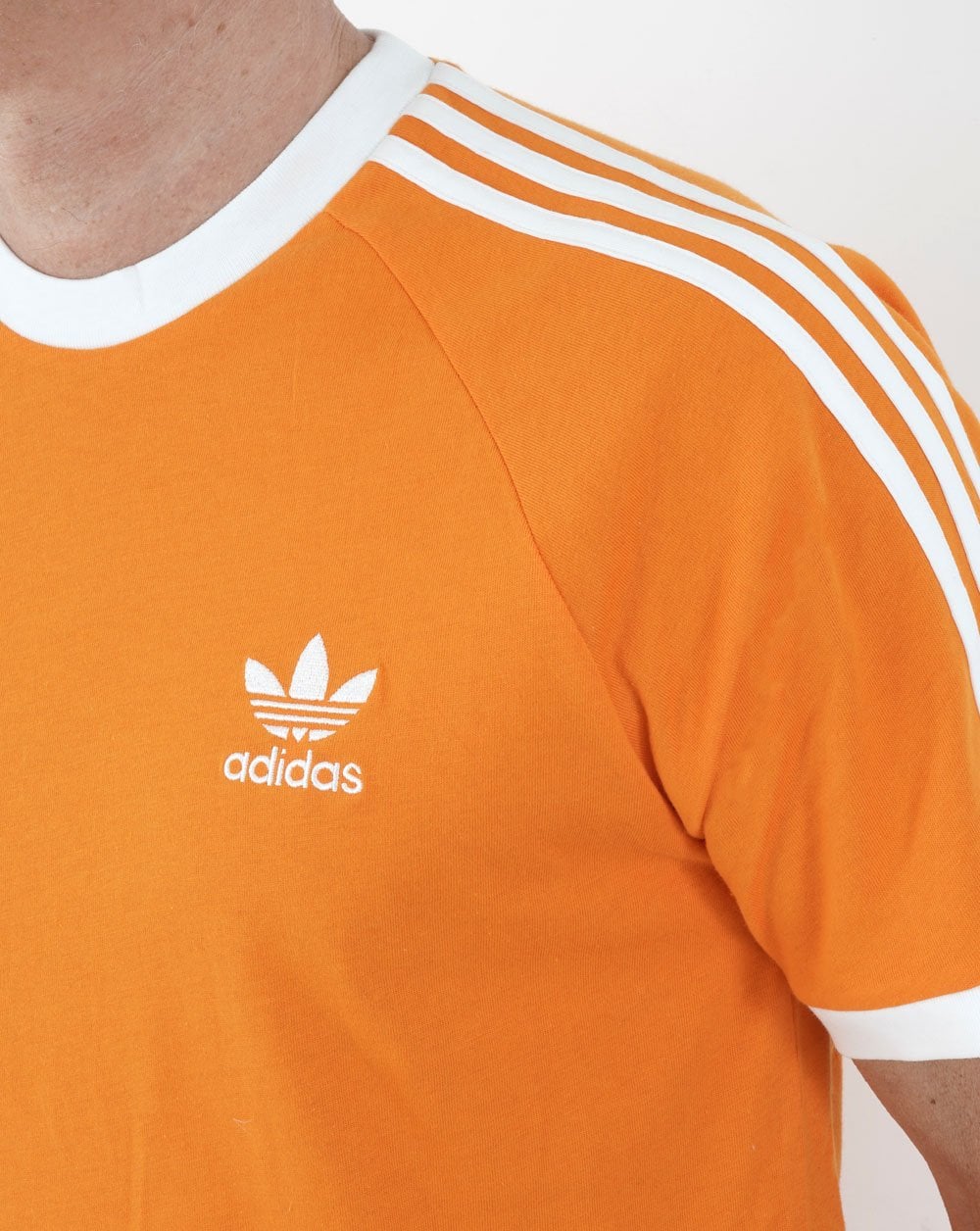 Adidas Originals – T-Shirt mit 3 Streifen in kräftigem Orange
