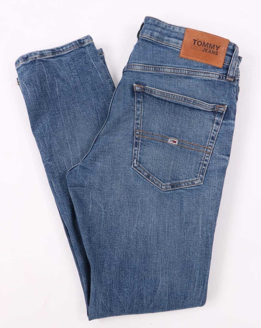 Tommy Jeans – Scanton – Schmal geschnittene Jeans in mittlerer Waschung