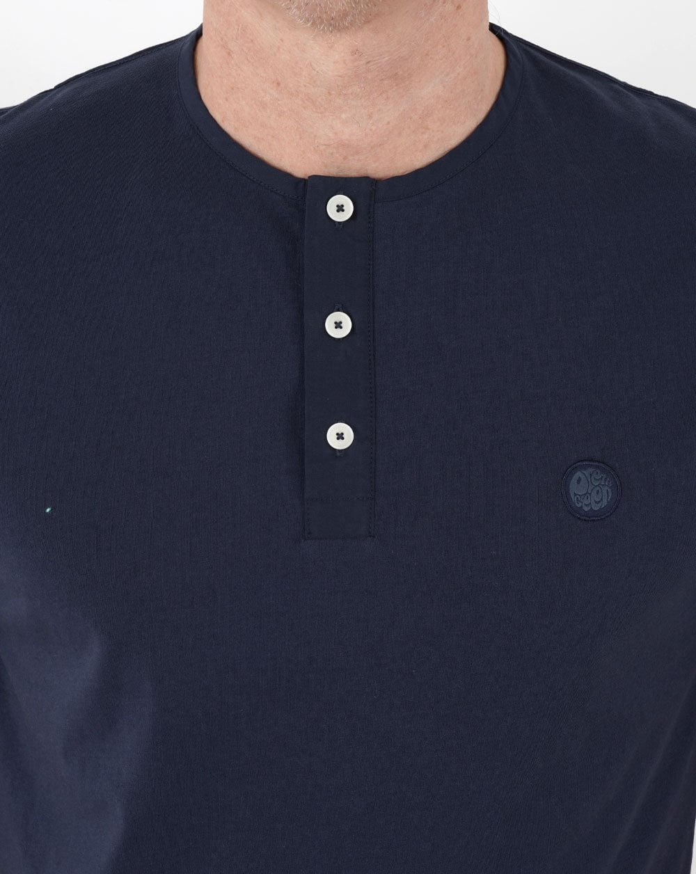 Pretty Green – Popeline-T-Shirt mit Grandad-Print in Marineblau