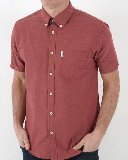 Ben Sherman Kurzarm Oxford Hemd Dunkelrosa