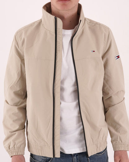 Tommy Jeans – Bomberjacke in Sand