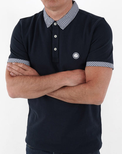 Pretty Green – Poloshirt mit Gingham-Kragen, Marineblau