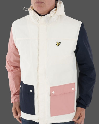 Lyle &amp; Scott – Kapuzenjacke mit Farbblockdesign in Off-White