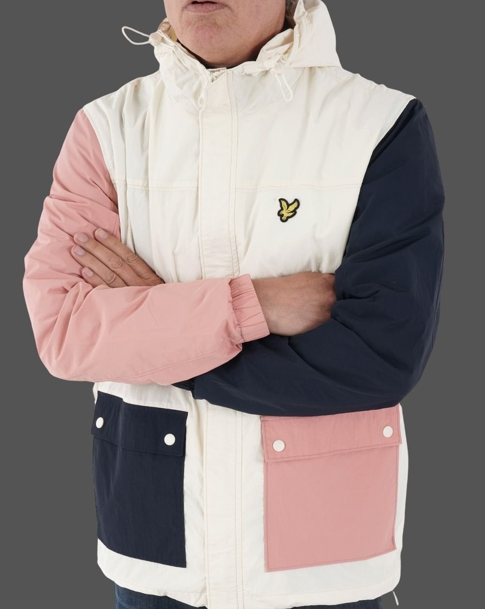 Lyle &amp; Scott – Kapuzenjacke mit Farbblockdesign in Off-White