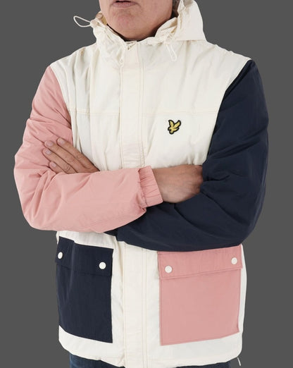 Lyle &amp; Scott – Kapuzenjacke mit Farbblockdesign in Off-White