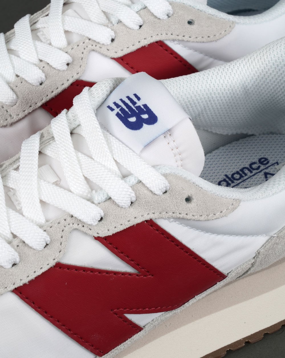 New Balance 237 Trainer Weiß/Rot