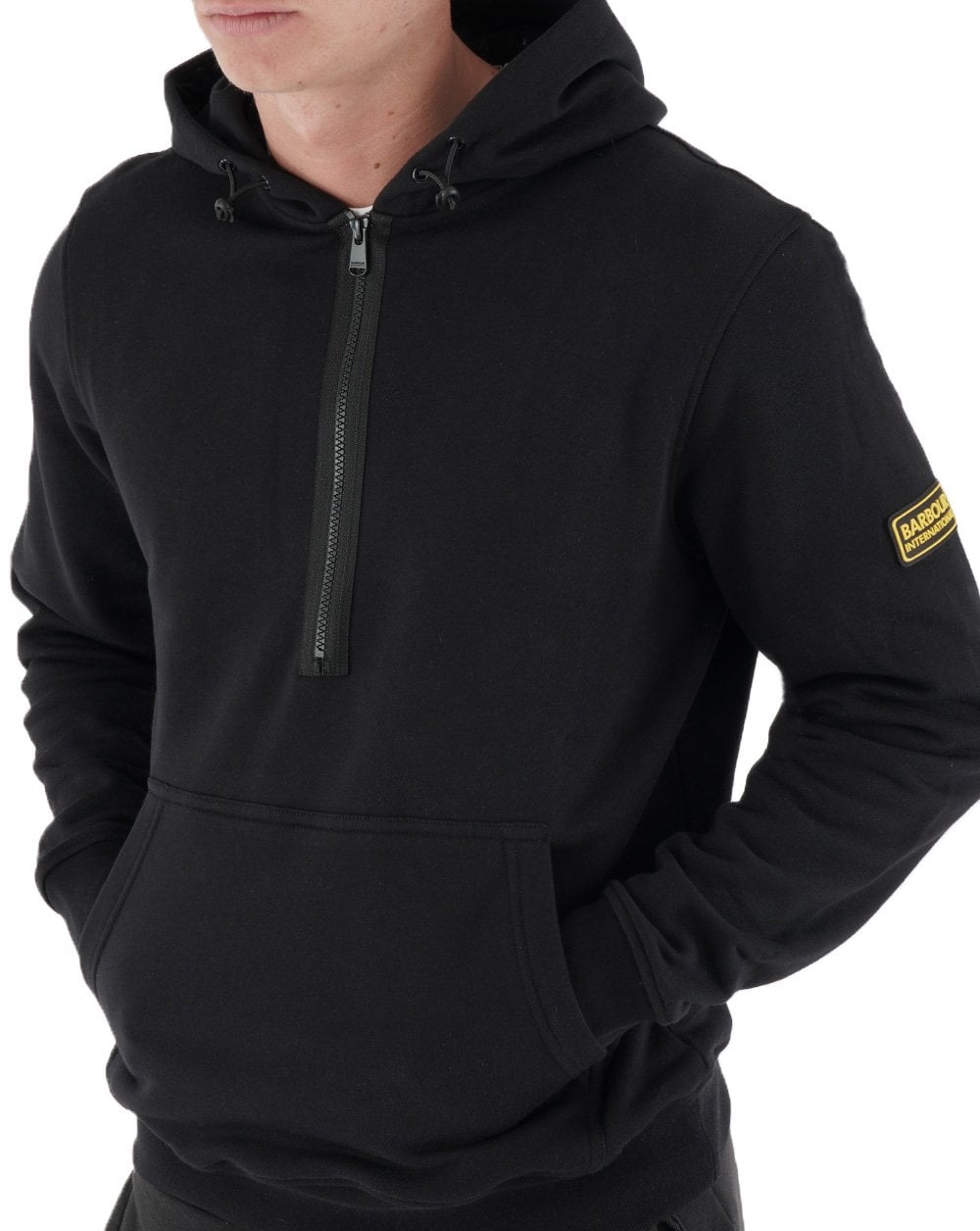 Barbour International – Kapuzenjacke mit halbem Reißverschluss und Badge in Schwarz
