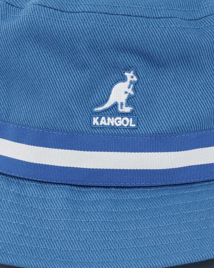Kangol – Gestreifter Gallagher-Fischerhut in verwaschenem Blau
