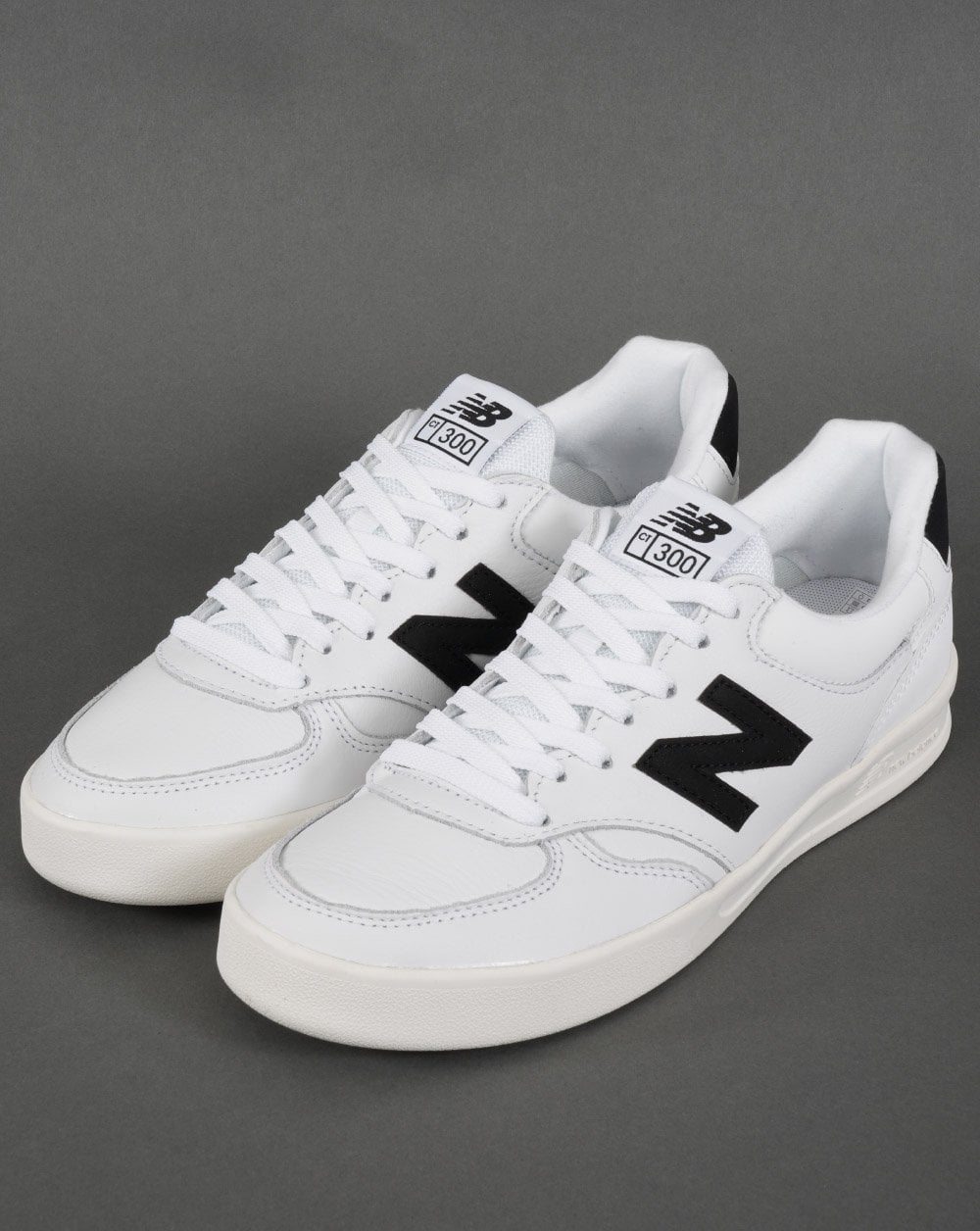 New Balance 300 Ledersneaker Weiß/Schwarz